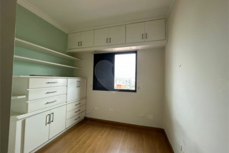 Apartamento à venda com 3 quartos, sendo 1 suíte,  em Vila Brasilina, São Paulo, SP