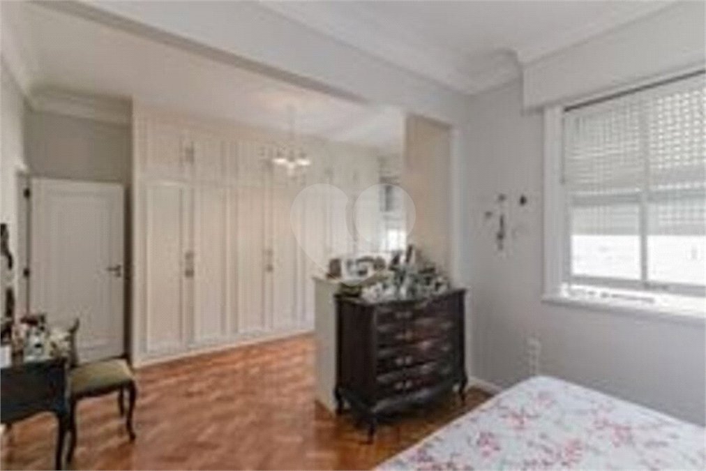 Apartamento à venda com 5 quartos, sendo 1 suíte,  em Copacabana, Rio de Janeiro, RJ