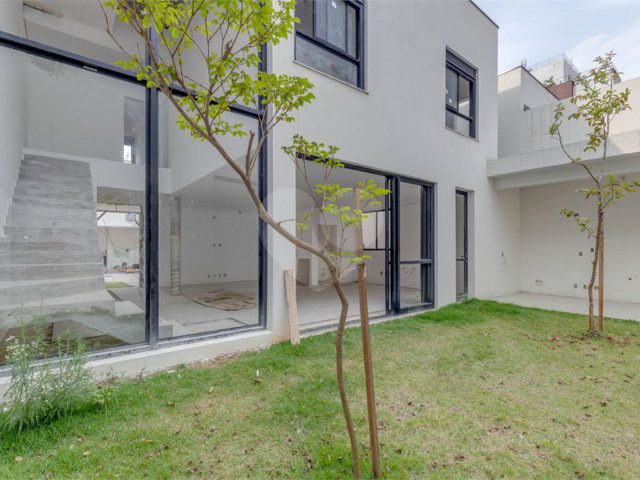 Casa à venda com 4 suítes no condomínio Ocean Village, São Paulo - SP