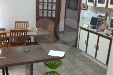 Casa à venda ou para alugar com 5 quartos, sendo 1 suíte,  em Vila Oliveira, Mogi das Cruzes, SP