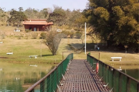 Terreno à venda no condomínio Lago Dourado, Jacareí - SP