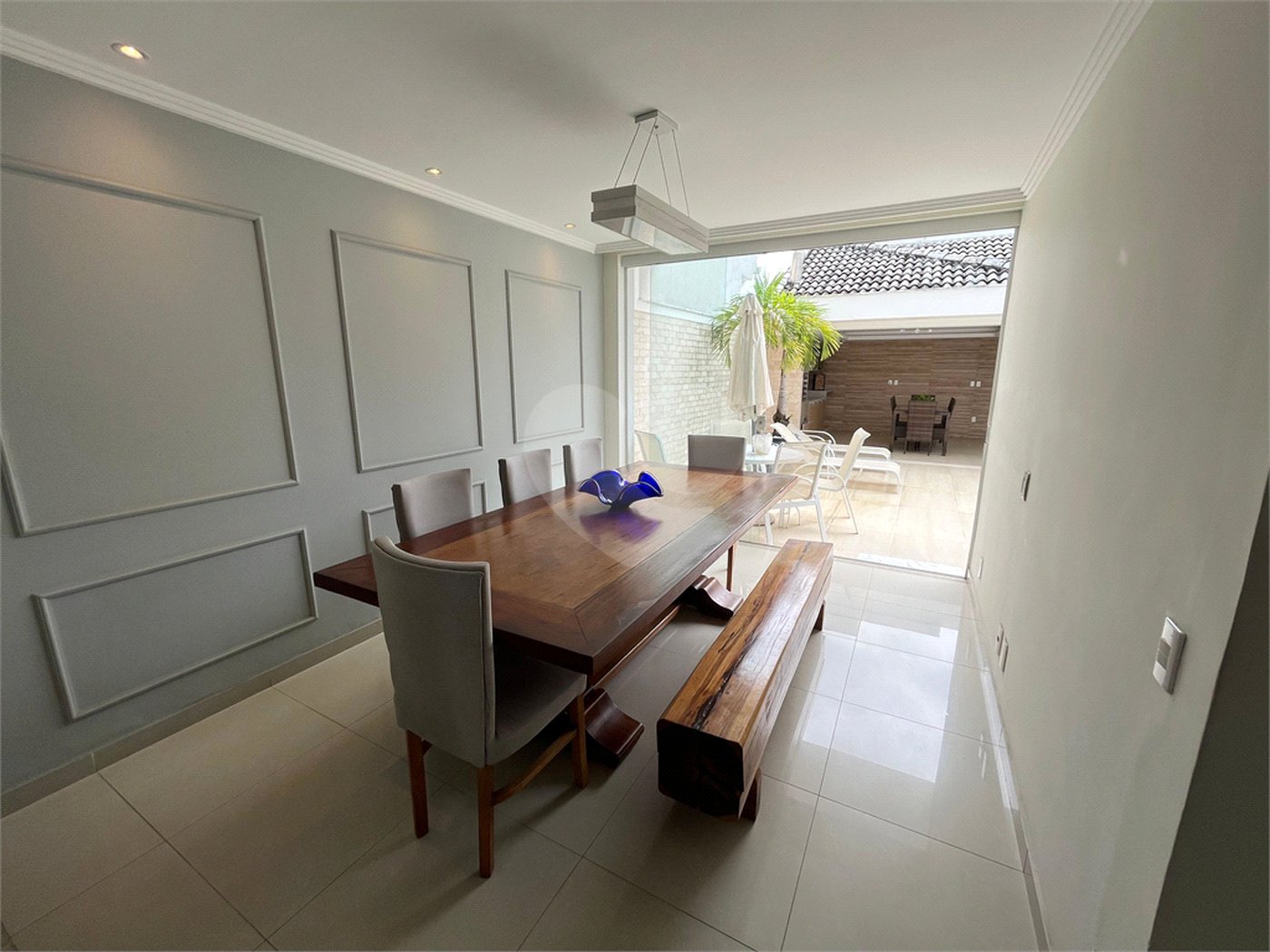 Casa à venda com 3 quartos, sendo 1 suíte, no condomínio Golden Village, Rio de Janeiro - RJ