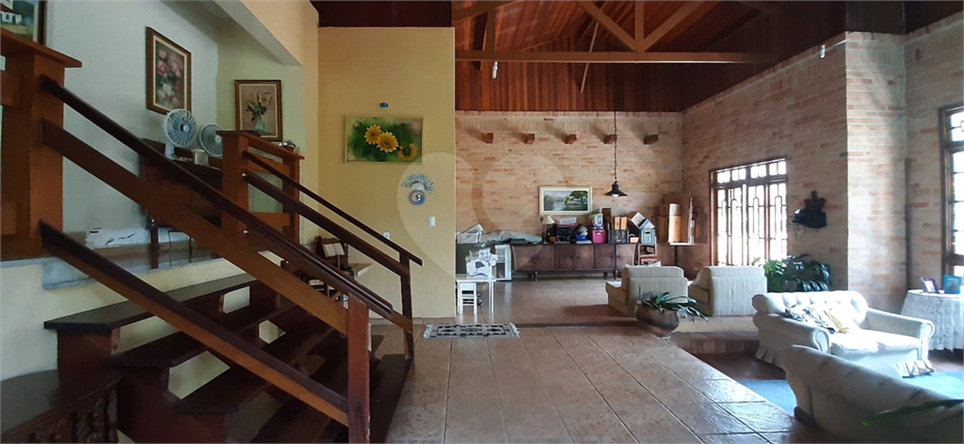 Casa à venda ou para alugar com 3 quartos, sendo 1 suíte, no condomínio Alpes de Caieiras, Caieiras - SP
