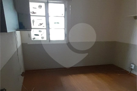 Casa à venda com 5 quartos, sendo 1 suíte, no Centro, Bom Jesus dos Perdões, SP