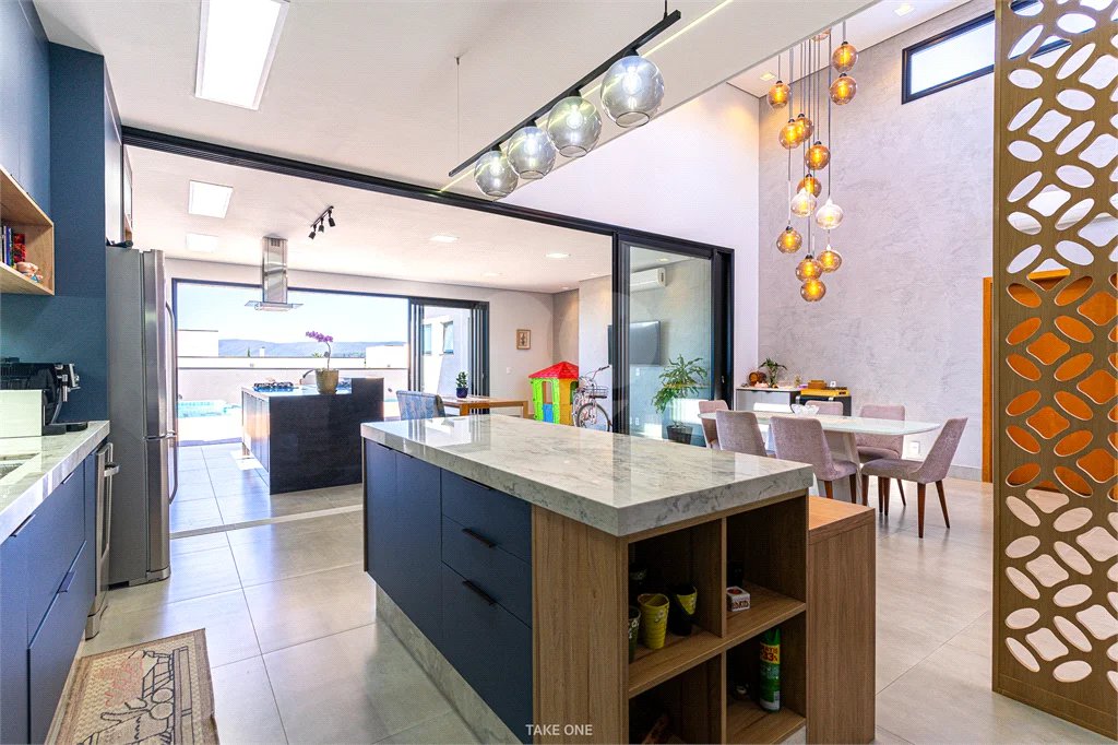 Casa à venda com 4 suítes no condomínio Residencial dos Lagos, Itupeva - SP