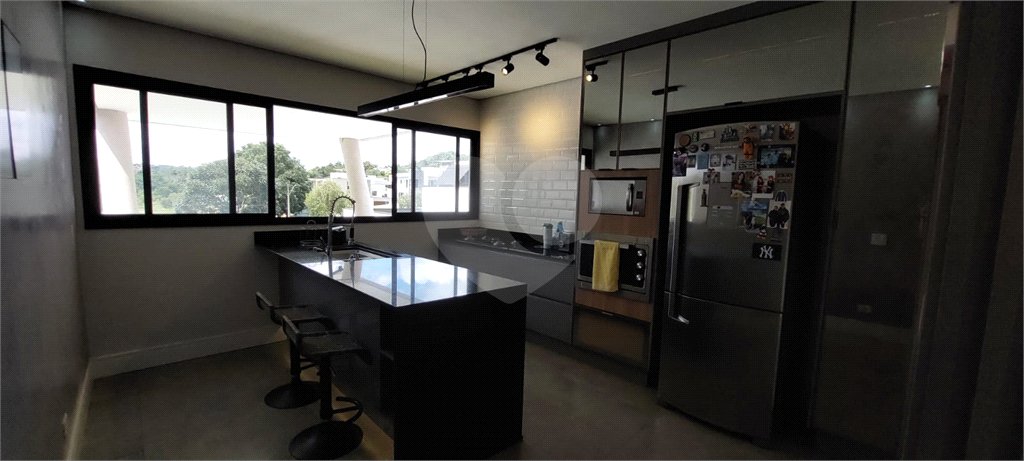 Casa à venda ou para alugar com 4 suítes no condomínio Figueira Garden, Atibaia - SP