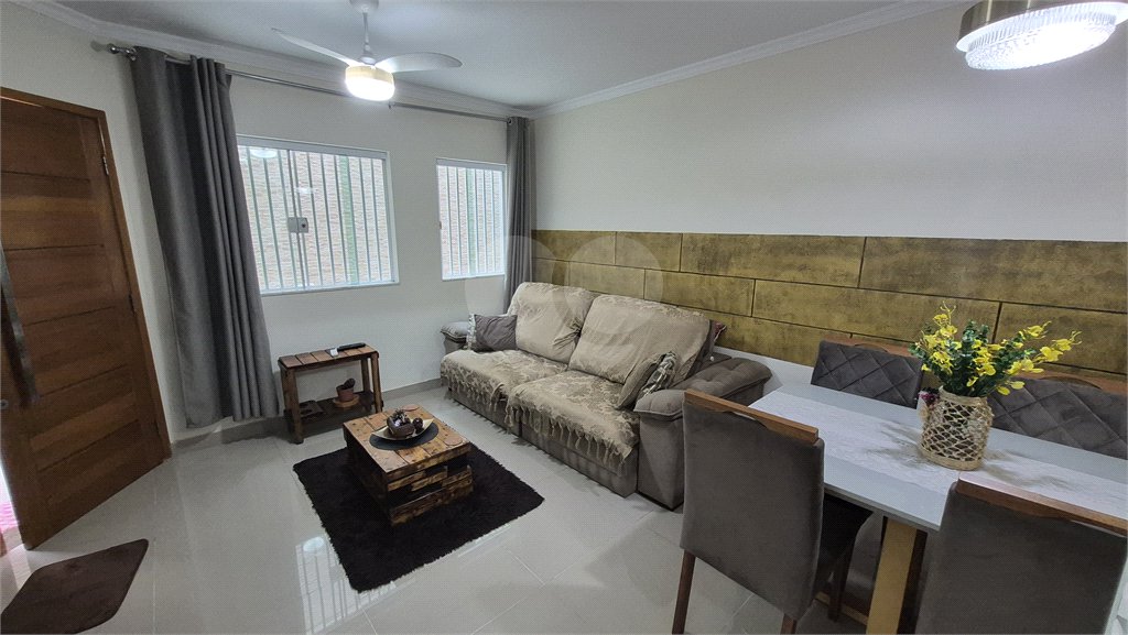 Casa à venda com 2 suítes no condomínio Simão Machado, São Paulo - SP