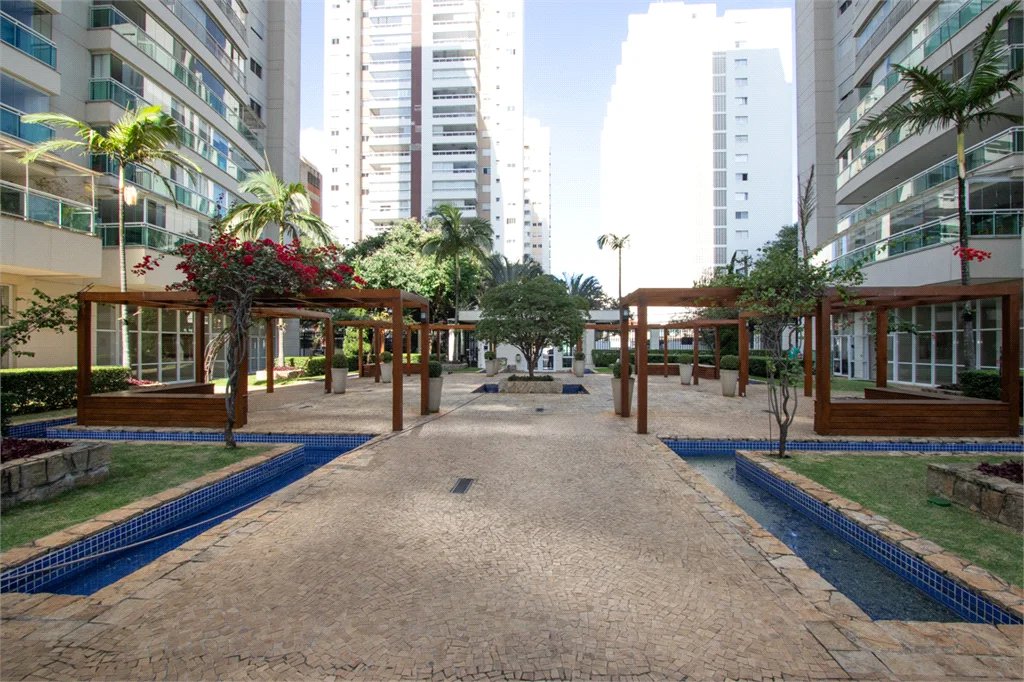 Apartamento à venda com 4 quartos, sendo 3 suítes,  em Vila Romana, São Paulo, SP