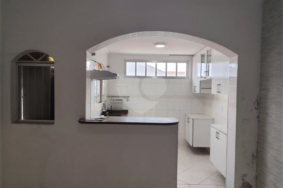 Sobrado à venda com 2 quartos em Vila Nivi, São Paulo, SP