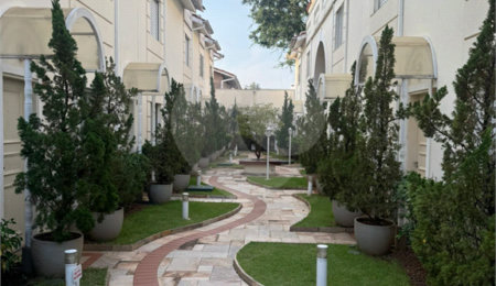 Casa à venda com 3 quartos, sendo 1 suíte,  no condomínio Villas de São Francisco, São Paulo - SP
