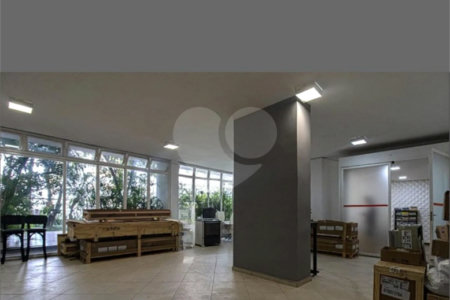 Apartamento à venda com 3 quartos, sendo 1 suíte,  em Aclimação, São Paulo, SP