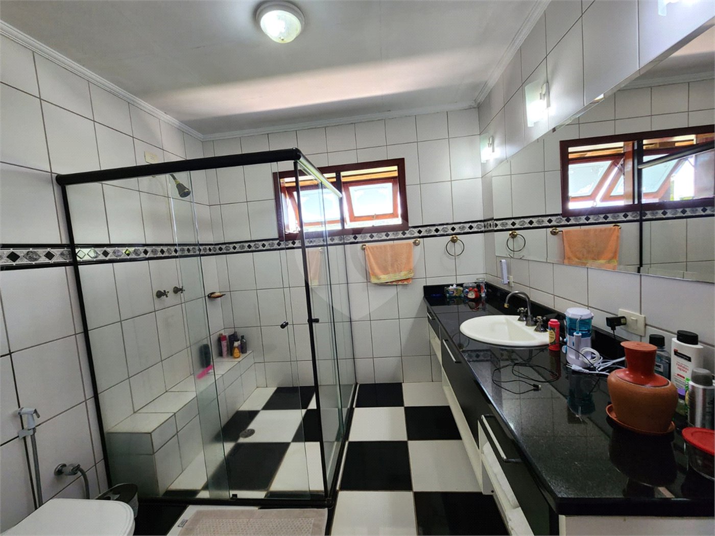 Casa à venda com 5 suítes no condomínio Suíça da Cantareira, Mairiporã - SP