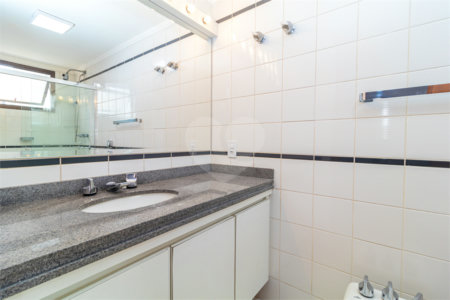 Apartamento à venda com 4 quartos, sendo 2 suítes, em Campo Belo, São Paulo, SP