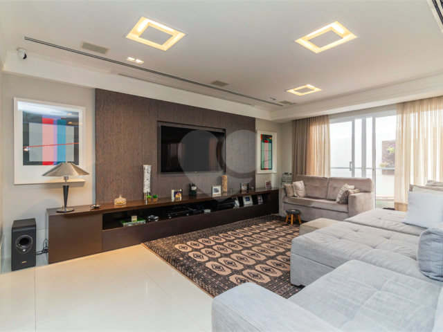 Casa à venda com 4 suítes no condomínio Residencial Quinta das Andorinhas, São Paulo - SP