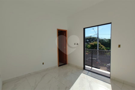 Casa de Vila à venda com 2 suítes em Wanel Ville, Sorocaba, SP