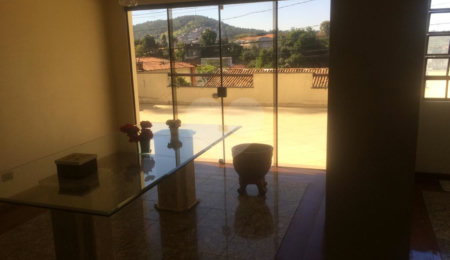 Sobrado à venda com 4 quartos, sendo 3 suítes, em Tremembé, São Paulo, SP
