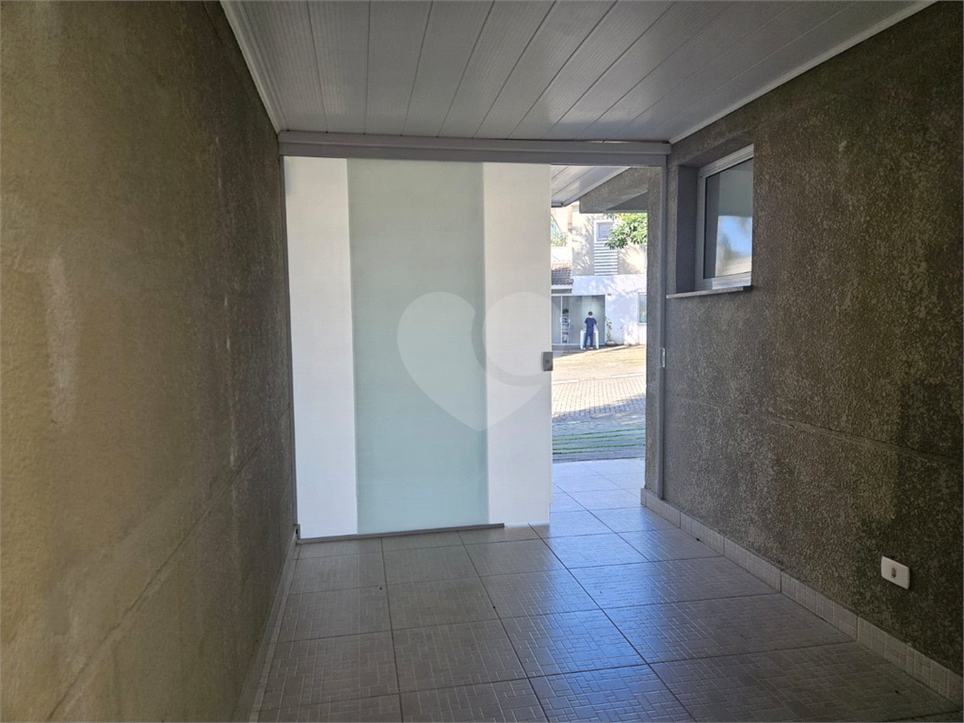 Casa à venda com 2 quartos, sendo 1 suíte, no condomínio Vitória Park, Suzano - SP