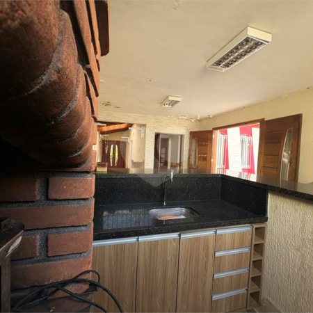 Casa à venda com 4 quartos, sendo 2 suítes,  em Vila Oliveira, Mogi das Cruzes, SP