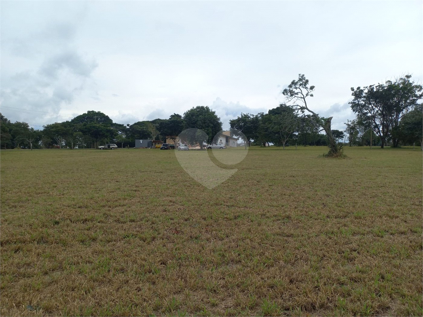 Lote Residencial no Condomínio Vila Pinhal do Broa.