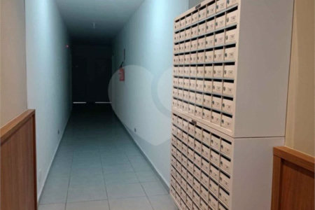 Apartamento no Condomínio Parque dos Jacarandás.