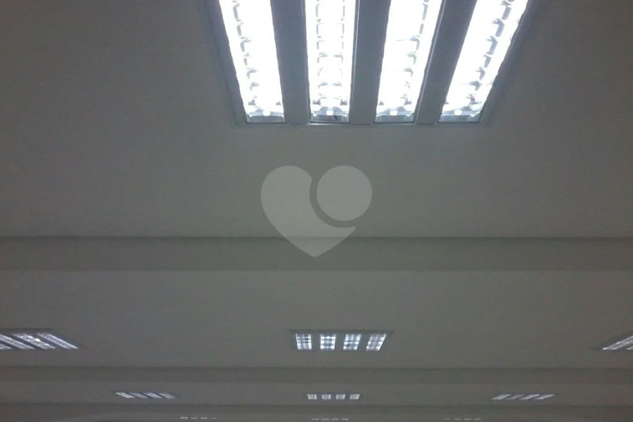 Sala comercial para locação e venda. 204m² AU