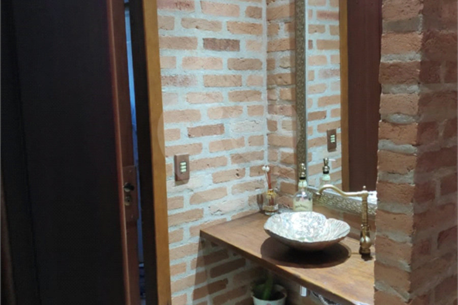 Sobrado à venda com 3 quartos, sendo 2 suítes, em Roseira, Mairiporã, SP
