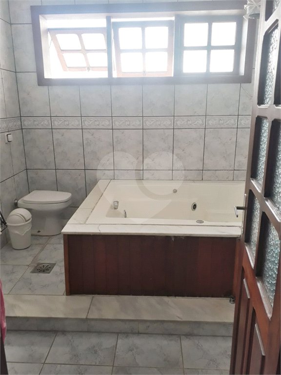 Casa à venda com 4 quartos, sendo 1 suíte, no Centro, Vinhedo, SP