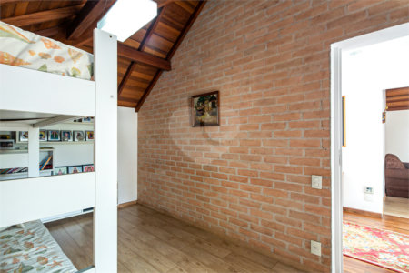 Casa à venda com 5 quartos, sendo 4 suítes, no condomínio Villa de Monterey, São Paulo - SP
