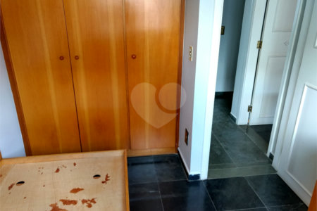 Casa à venda com 3 quartos, sendo 1 suíte, no condomínio Villaggio Dei Fiori, Louveira - SP
