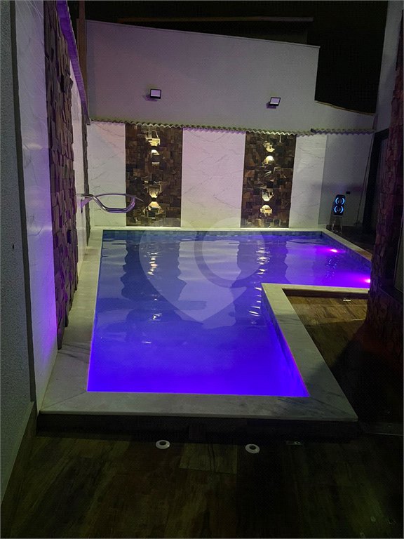 Casa à venda com 3 quartos, sendo 1 suíte, no condomínio Real Park Tietê, Mogi das Cruzes - SP