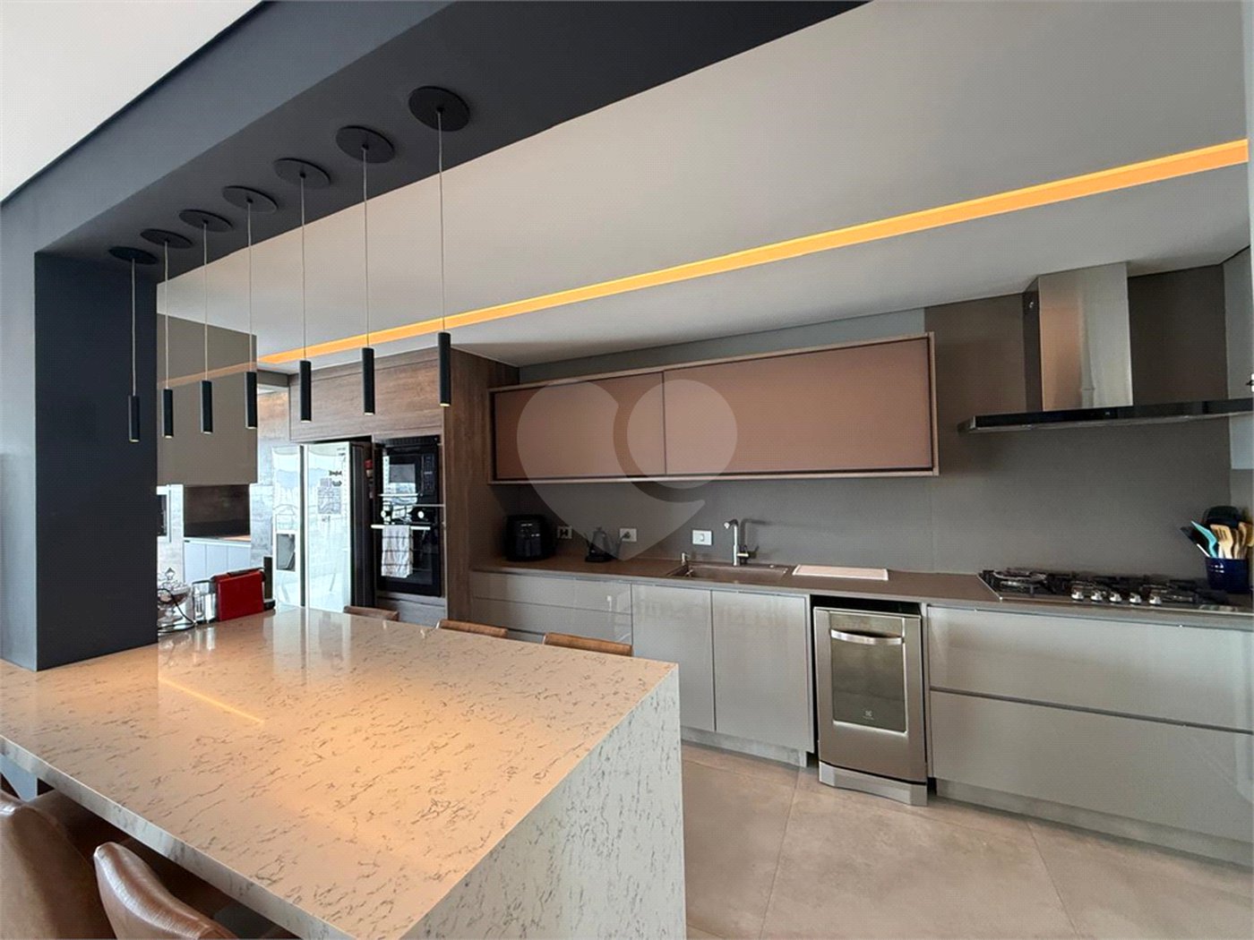 Apartamento à venda com 3 suítes em Santa Teresinha, São Paulo, SP
