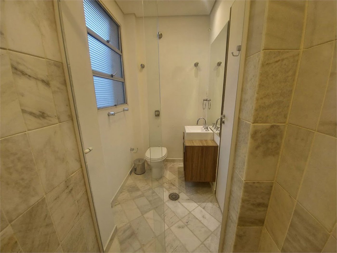 Apartamento com 4 dormitórios à venda, 120 m² por R$ 700.000,00 - Pitangueiras - Guarujá/SP