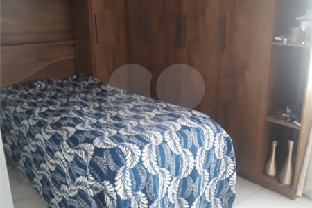 Casa Térrea à venda com 3 quartos em Jardim Nadir, São Paulo, SP