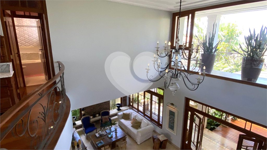 Casa à venda com 1 quarto, sendo 3 suítes, no Centro, Porto Seguro, BA