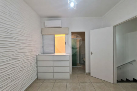 Casa à venda com 3 quartos, sendo 1 suíte, no condomínio Ponta de Leste, São Paulo - SP