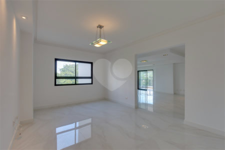 Apartamento à venda com 4 suítes em Jardim Marajoara, São Paulo, SP