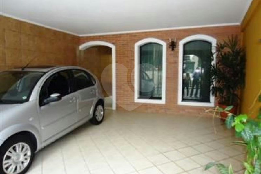 Sobrado à venda com 3 quartos, sendo 1 suíte, em Parada Inglesa, São Paulo, SP