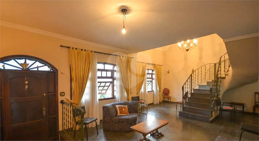 Casa à venda com 4 quartos, sendo 2 suítes, em Vila Mariana, São Paulo, SP