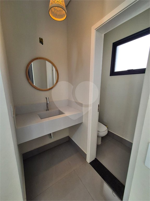 Casa à venda com 3 suítes no condomínio Terras de São Francisco, Vinhedo - SP