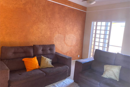 Casa à venda com 4 quartos, sendo 1 suíte, no condomínio Copacabana., Ribeirão Preto - SP