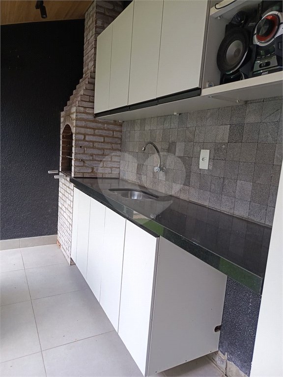 Casa à venda com 3 quartos, sendo 1 suíte, no condomínio Paraíso Classe A, Rio de Janeiro - RJ