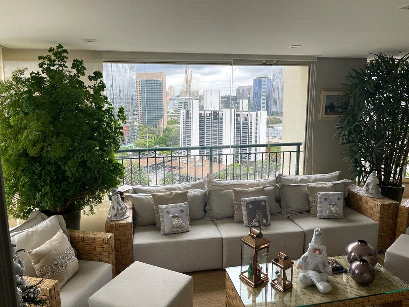 Apartamento à venda com 3 suítes em Vila Gertrudes, São Paulo, SP