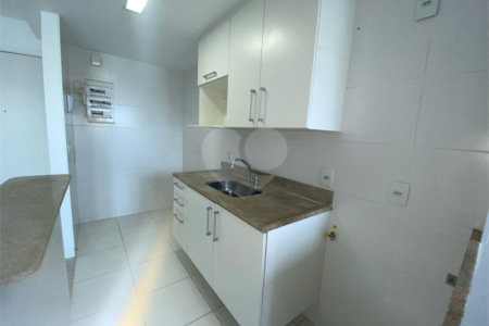Apartamento à venda com 2 quartos, sendo 1 suíte, em Recreio dos Bandeirantes, Rio de Janeiro, RJ