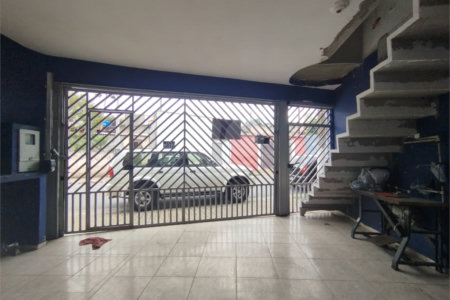 Sobrado à venda com 3 quartos, sendo 1 suíte, em Biritiba, Poá, SP