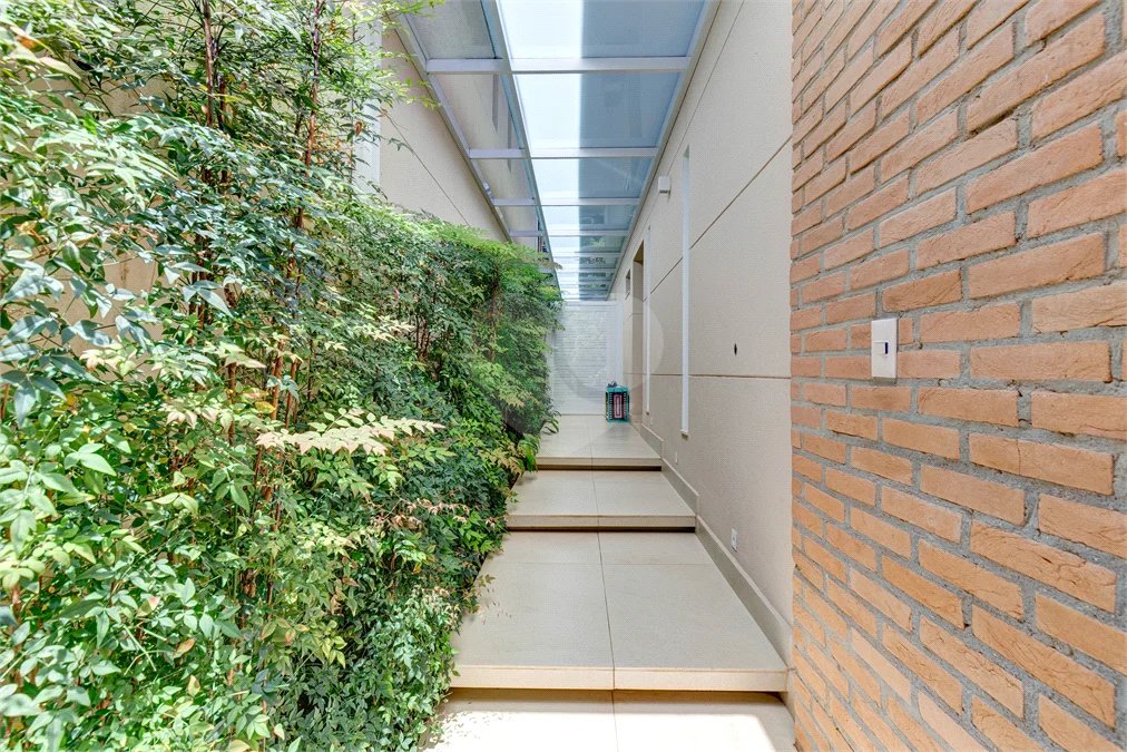 Casa à venda com 3 suítes no condomínio Villa Splendore, São Paulo - SP
