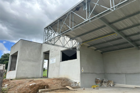 Casa à venda com 3 suítes no condomínio Residencial Jequitiba, Jacareí - SP