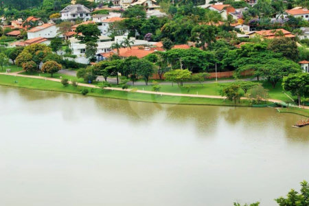 Casa à venda com 3 suítes no condomínio Estância Marambaia, Vinhedo - SP