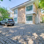 Sobrado à venda ou para alugar com 4 quartos em Jardim Petrópolis, São Paulo, SP