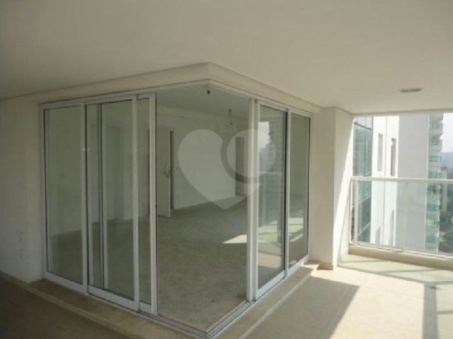 Apartamento à venda com 3 suítes em Campo Belo, São Paulo, SP