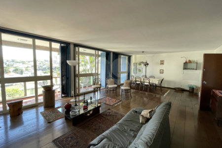 Casa à venda com 4 quartos, sendo 1 suíte,  em Pacaembu, São Paulo, SP